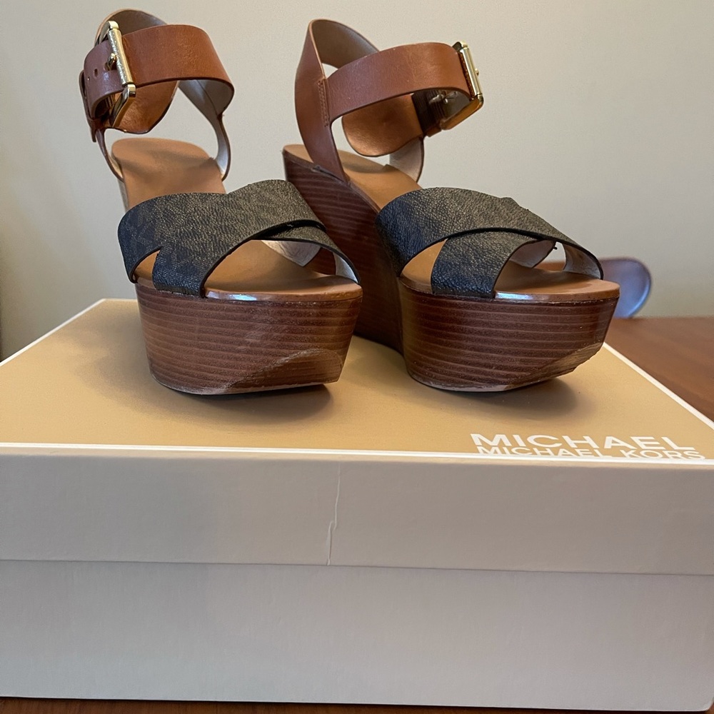 Michael Kors Peggy Wedge 7M - Picture 6 of 6